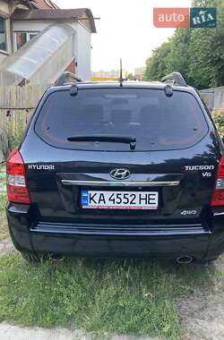 Внедорожник / Кроссовер Hyundai Tucson 2010 в 