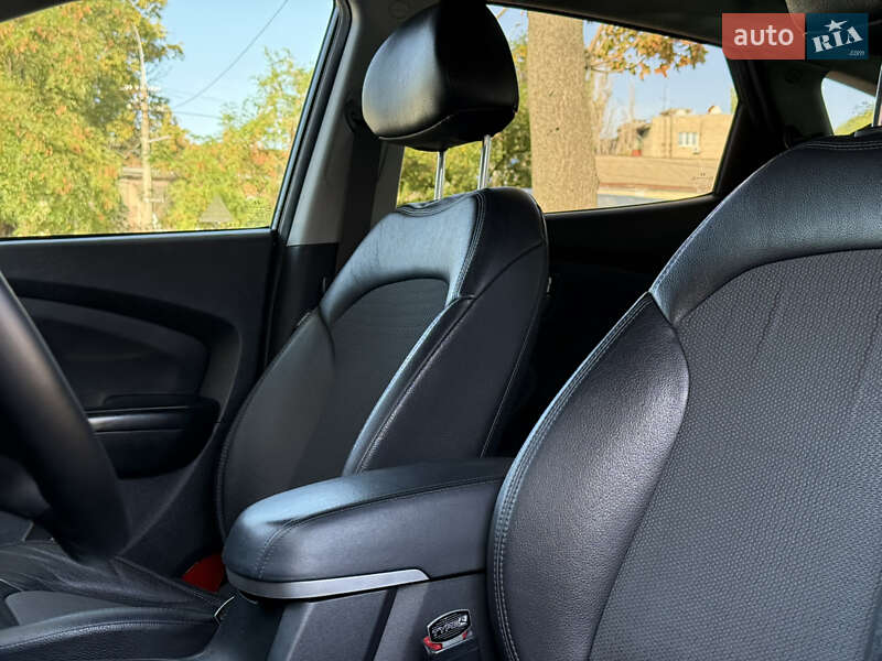 Внедорожник / Кроссовер Hyundai Tucson 2013 в Николаеве