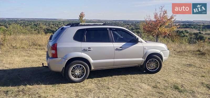 Внедорожник / Кроссовер Hyundai Tucson 2005 в Ромнах фото 3 Внедорожник / Кроссовер Hyundai Tucson 2005 в Ромнах