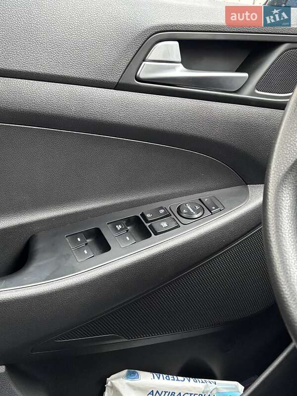 Внедорожник / Кроссовер Hyundai Tucson 2015 в Киеве