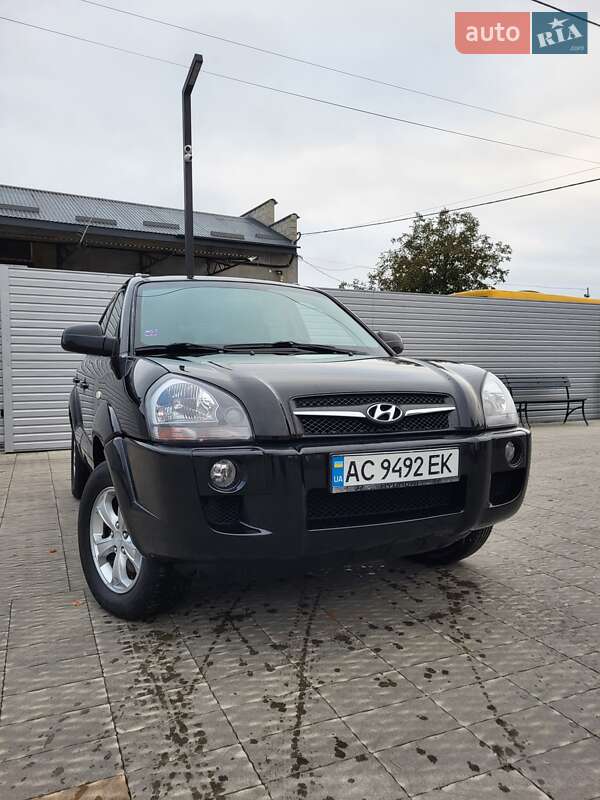 Внедорожник / Кроссовер Hyundai Tucson 2009 в 