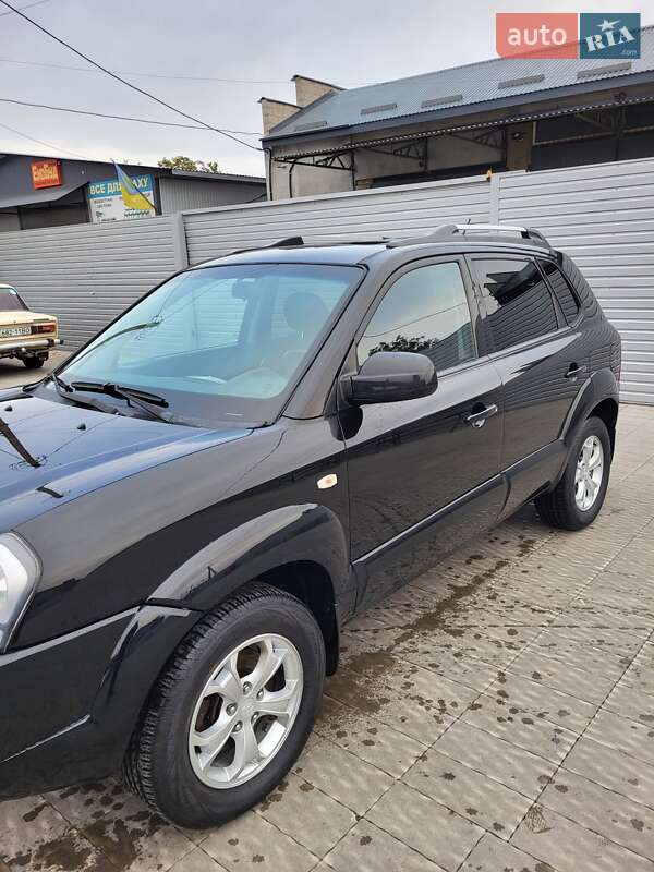 Позашляховик / Кросовер Hyundai Tucson 2009 в Володимирі