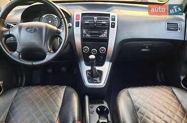 Внедорожник / Кроссовер Hyundai Tucson 2008 в 