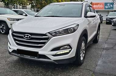 Внедорожник / Кроссовер Hyundai Tucson 2016 в 