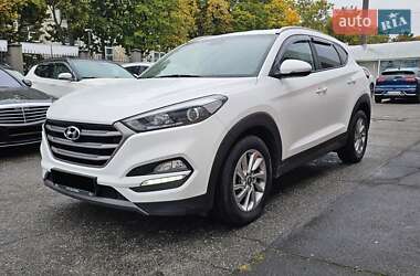 Внедорожник / Кроссовер Hyundai Tucson 2016 в 