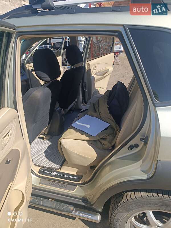 Позашляховик / Кросовер Hyundai Tucson 2005 в Павлограді фото 7 Позашляховик / Кросовер Hyundai Tucson 2005 в Павлограді