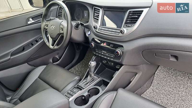 Позашляховик / Кросовер Hyundai Tucson 2016 в Києві