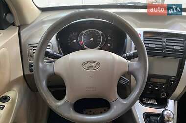 Внедорожник / Кроссовер Hyundai Tucson 2006 в 