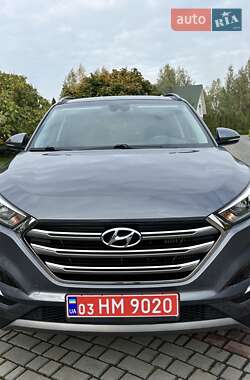 Внедорожник / Кроссовер Hyundai Tucson 2015 в 