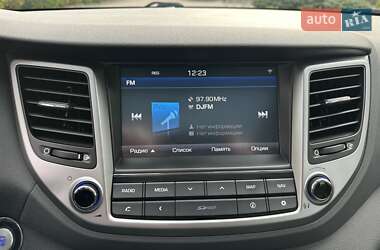 Внедорожник / Кроссовер Hyundai Tucson 2015 в 