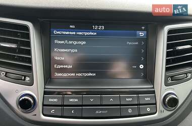 Внедорожник / Кроссовер Hyundai Tucson 2015 в 