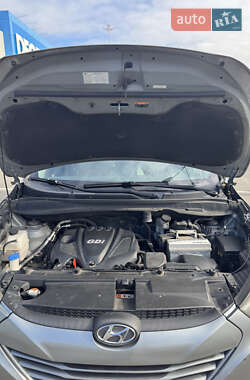 Внедорожник / Кроссовер Hyundai Tucson 2014 в 