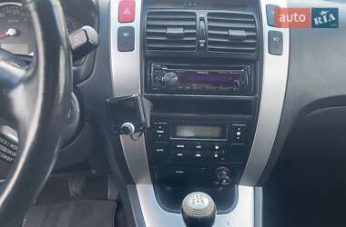 Позашляховик / Кросовер Hyundai Tucson 2006 в 