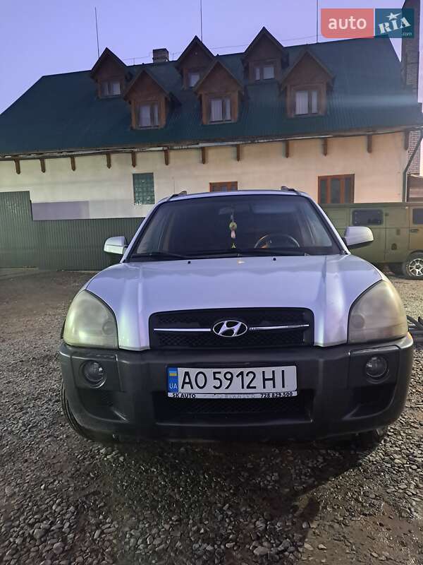 Внедорожник / Кроссовер Hyundai Tucson 2005 в 