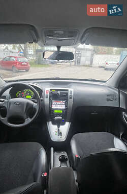 Внедорожник / Кроссовер Hyundai Tucson 2012 в 