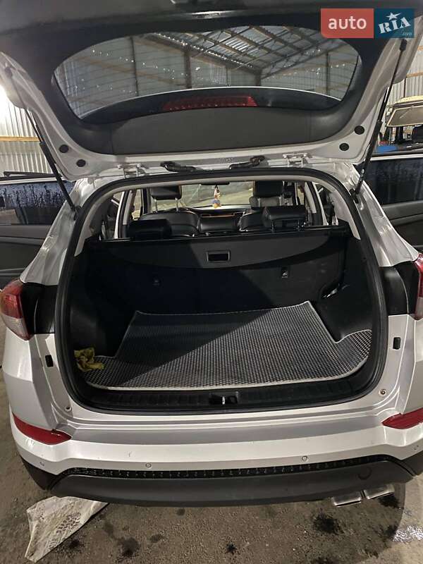 Позашляховик / Кросовер Hyundai Tucson 2017 в Тальному