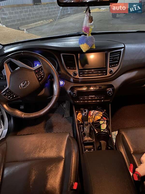 Позашляховик / Кросовер Hyundai Tucson 2017 в Тальному