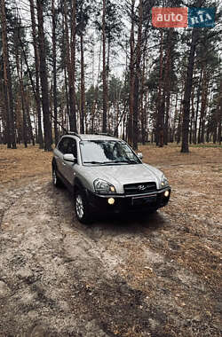 Внедорожник / Кроссовер Hyundai Tucson 2006 в 