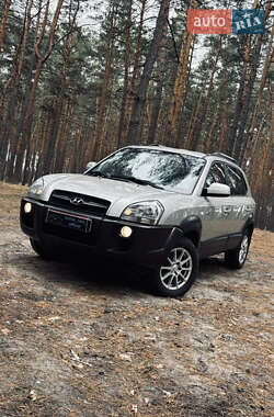 Внедорожник / Кроссовер Hyundai Tucson 2006 в 
