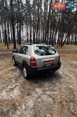 Внедорожник / Кроссовер Hyundai Tucson 2006 в 