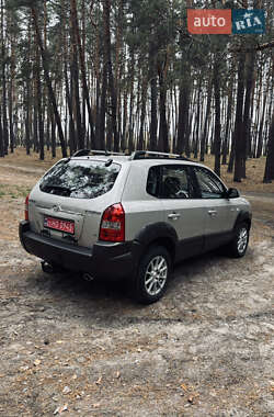 Внедорожник / Кроссовер Hyundai Tucson 2006 в 