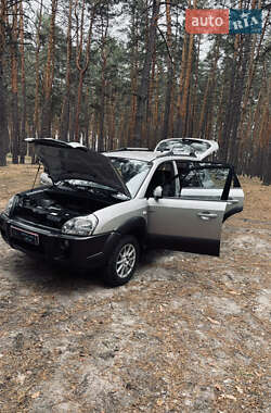 Внедорожник / Кроссовер Hyundai Tucson 2006 в 