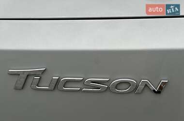 Внедорожник / Кроссовер Hyundai Tucson 2016 в 