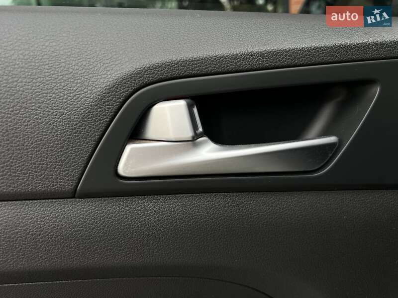 Внедорожник / Кроссовер Hyundai Tucson 2016 в Киеве фото 43 Внедорожник / Кроссовер Hyundai Tucson 2016 в Киеве