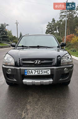 Позашляховик / Кросовер Hyundai Tucson 2006 в  фото 2 Позашляховик / Кросовер Hyundai Tucson 2006 в