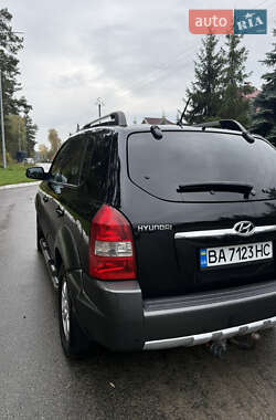 Позашляховик / Кросовер Hyundai Tucson 2006 в  фото 9 Позашляховик / Кросовер Hyundai Tucson 2006 в