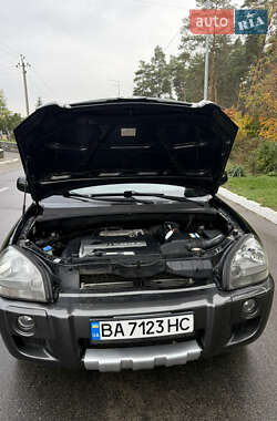 Позашляховик / Кросовер Hyundai Tucson 2006 в  фото 15 Позашляховик / Кросовер Hyundai Tucson 2006 в
