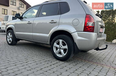 Внедорожник / Кроссовер Hyundai Tucson 2008 в 