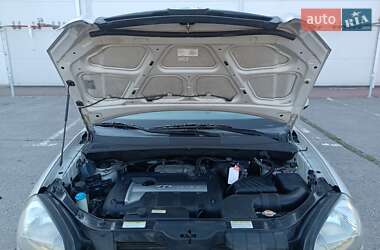 Внедорожник / Кроссовер Hyundai Tucson 2005 в  фото 24 Внедорожник / Кроссовер Hyundai Tucson 2005 в