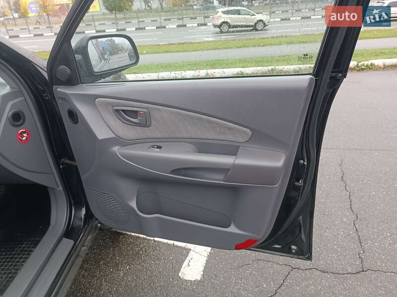 Внедорожник / Кроссовер Hyundai Tucson 2005 в Харькове фото 15 Внедорожник / Кроссовер Hyundai Tucson 2005 в Харькове