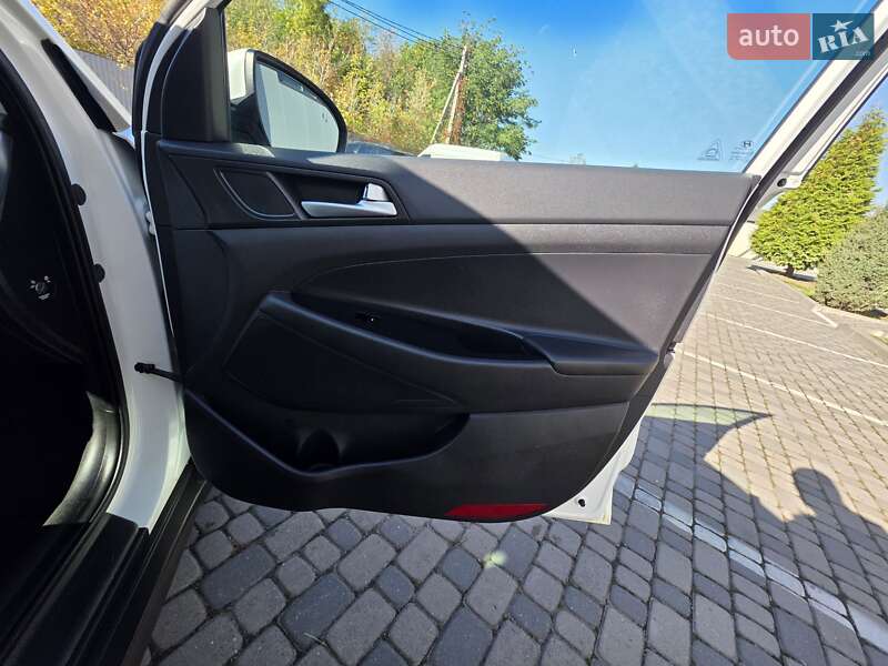 Внедорожник / Кроссовер Hyundai Tucson 2016 в Ивано-Франковске