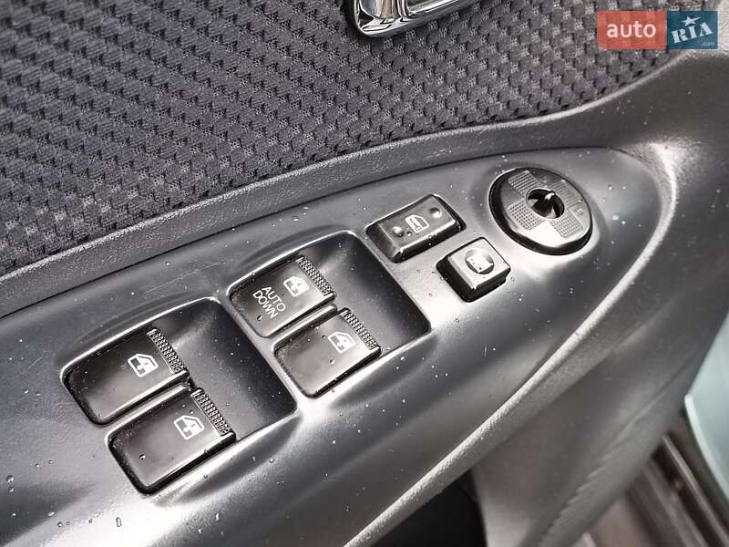 Внедорожник / Кроссовер Hyundai Tucson 2011 в Харькове фото 21 Внедорожник / Кроссовер Hyundai Tucson 2011 в Харькове