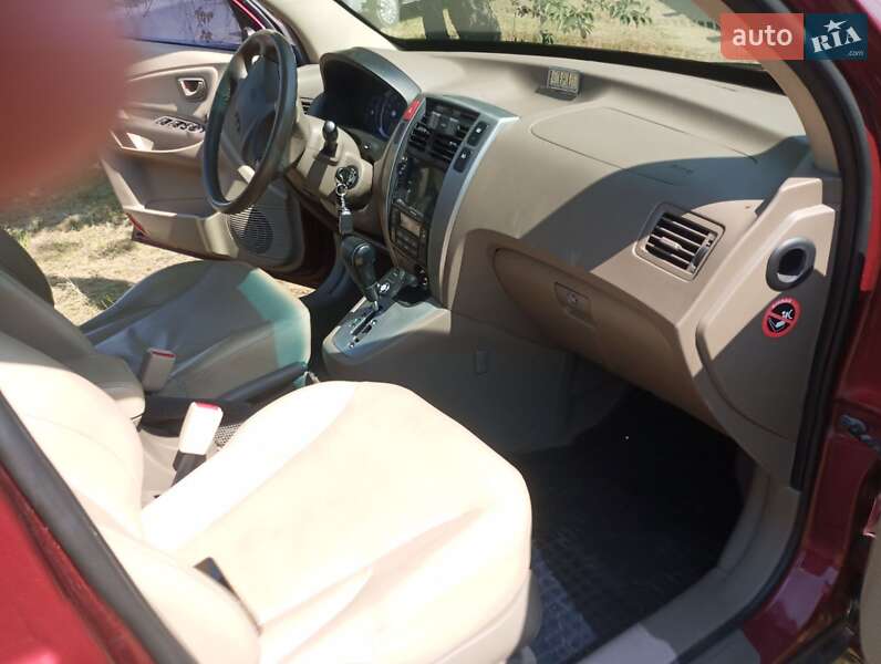 Позашляховик / Кросовер Hyundai Tucson 2008 в Києві фото 3 Позашляховик / Кросовер Hyundai Tucson 2008 в Києві
