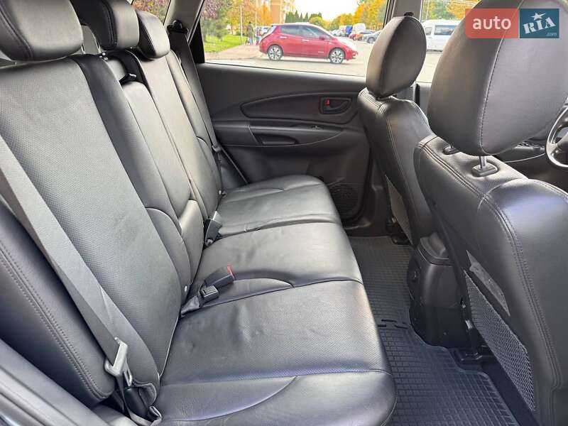 Позашляховик / Кросовер Hyundai Tucson 2008 в Кривому Розі фото 17 Позашляховик / Кросовер Hyundai Tucson 2008 в Кривому Розі