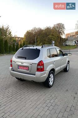 Внедорожник / Кроссовер Hyundai Tucson 2008 в 
