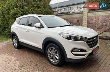 Внедорожник / Кроссовер Hyundai Tucson 2016 в 