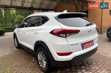 Внедорожник / Кроссовер Hyundai Tucson 2016 в 