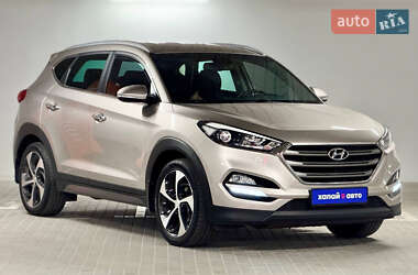 Внедорожник / Кроссовер Hyundai Tucson 2016 в 