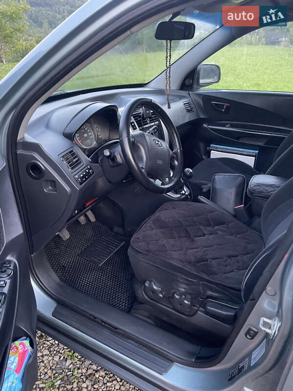 Внедорожник / Кроссовер Hyundai Tucson 2008 в Тячеве фото Внедорожник / Кроссовер Hyundai Tucson 2008 в Тячеве