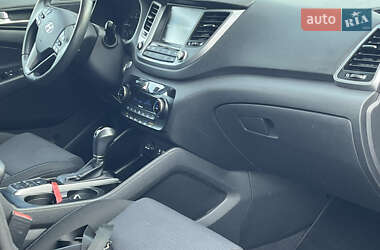 Внедорожник / Кроссовер Hyundai Tucson 2017 в 