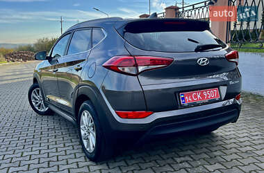 Внедорожник / Кроссовер Hyundai Tucson 2017 в 