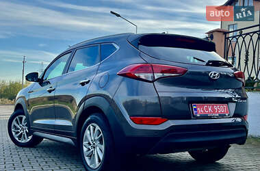 Внедорожник / Кроссовер Hyundai Tucson 2017 в 