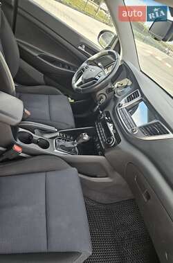 Позашляховик / Кросовер Hyundai Tucson 2017 в  фото 13 Позашляховик / Кросовер Hyundai Tucson 2017 в