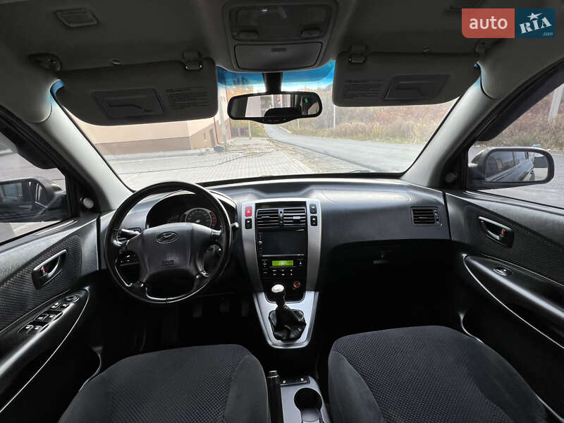Позашляховик / Кросовер Hyundai Tucson 2006 в Тернополі фото 44 Позашляховик / Кросовер Hyundai Tucson 2006 в Тернополі