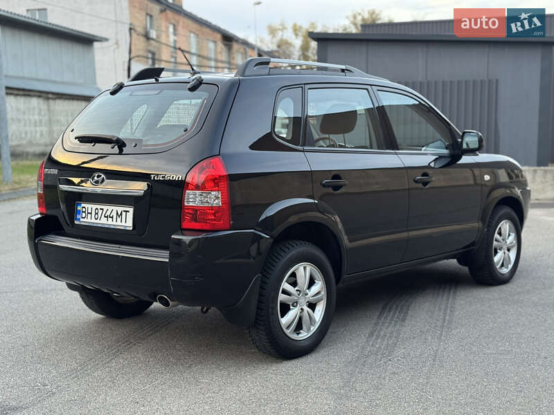 Позашляховик / Кросовер Hyundai Tucson 2009 в Києві