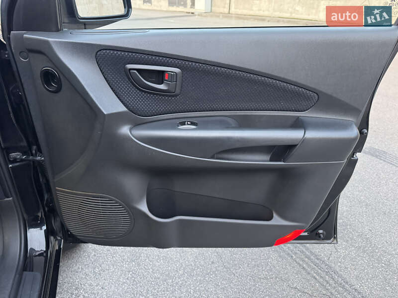 Позашляховик / Кросовер Hyundai Tucson 2009 в Києві